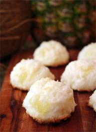 Pina Colada Macaroons